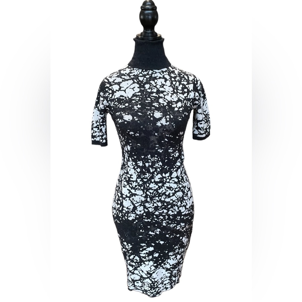 Worthington: Black & White Marble Turtleneck Dress